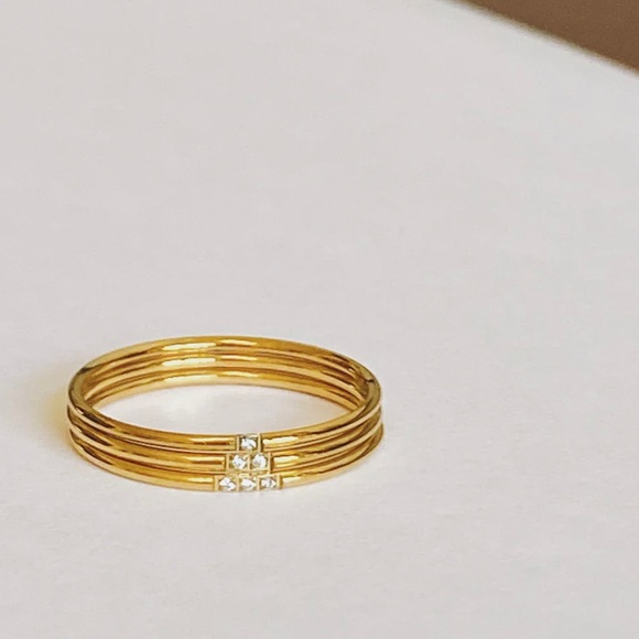 Three Ring Stack Size 7 - Picture 2 of 5